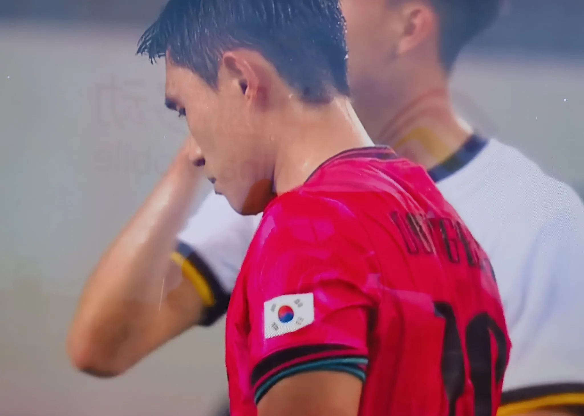 九游娱乐APP-关于英超关键时刻再迎强敌，里昂状态回暖，主帅态度——球迷炸锅，医务组通报恢复的信息